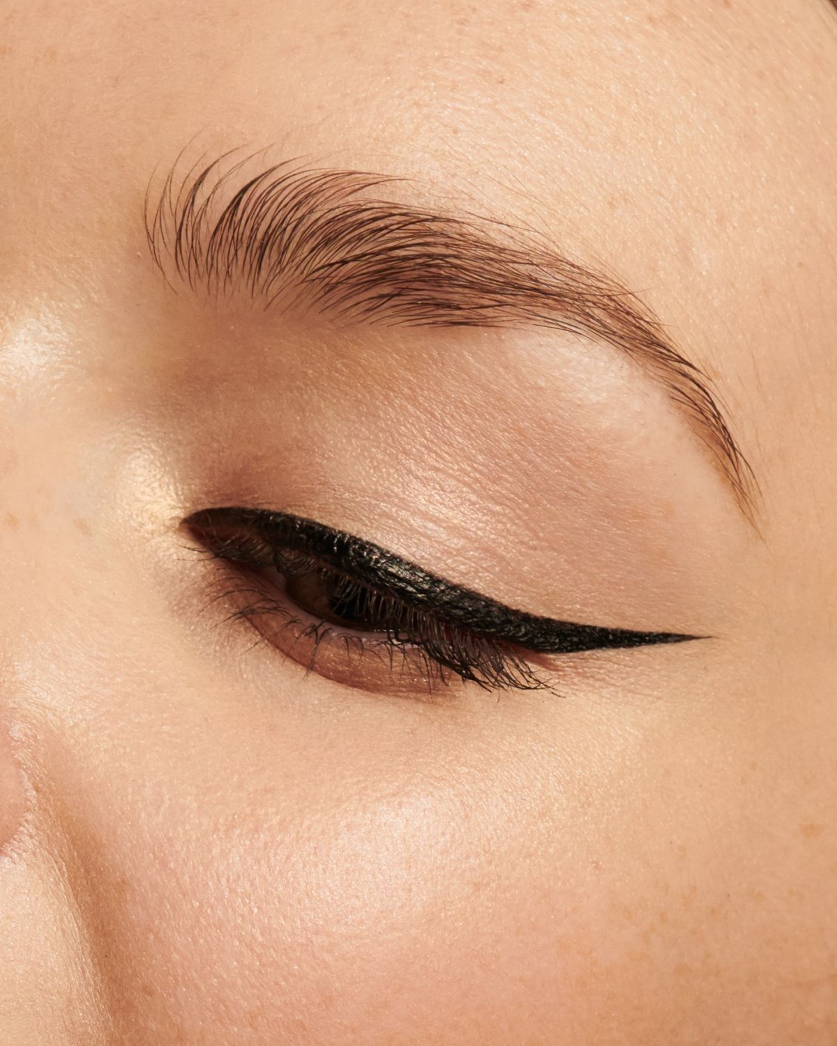 One Move Liquid Eyeliner Black - Inglot Cosmetics