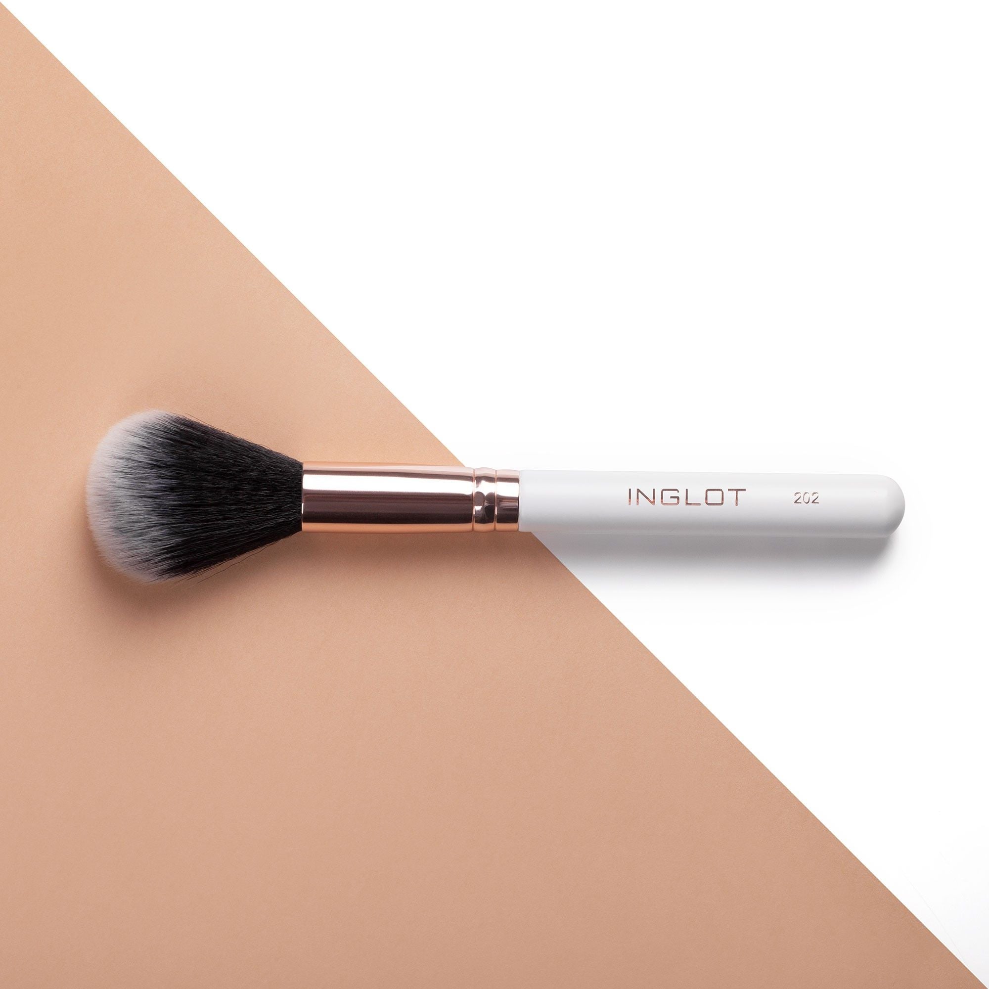 Makeup Brush 202 - Inglot Cosmetics