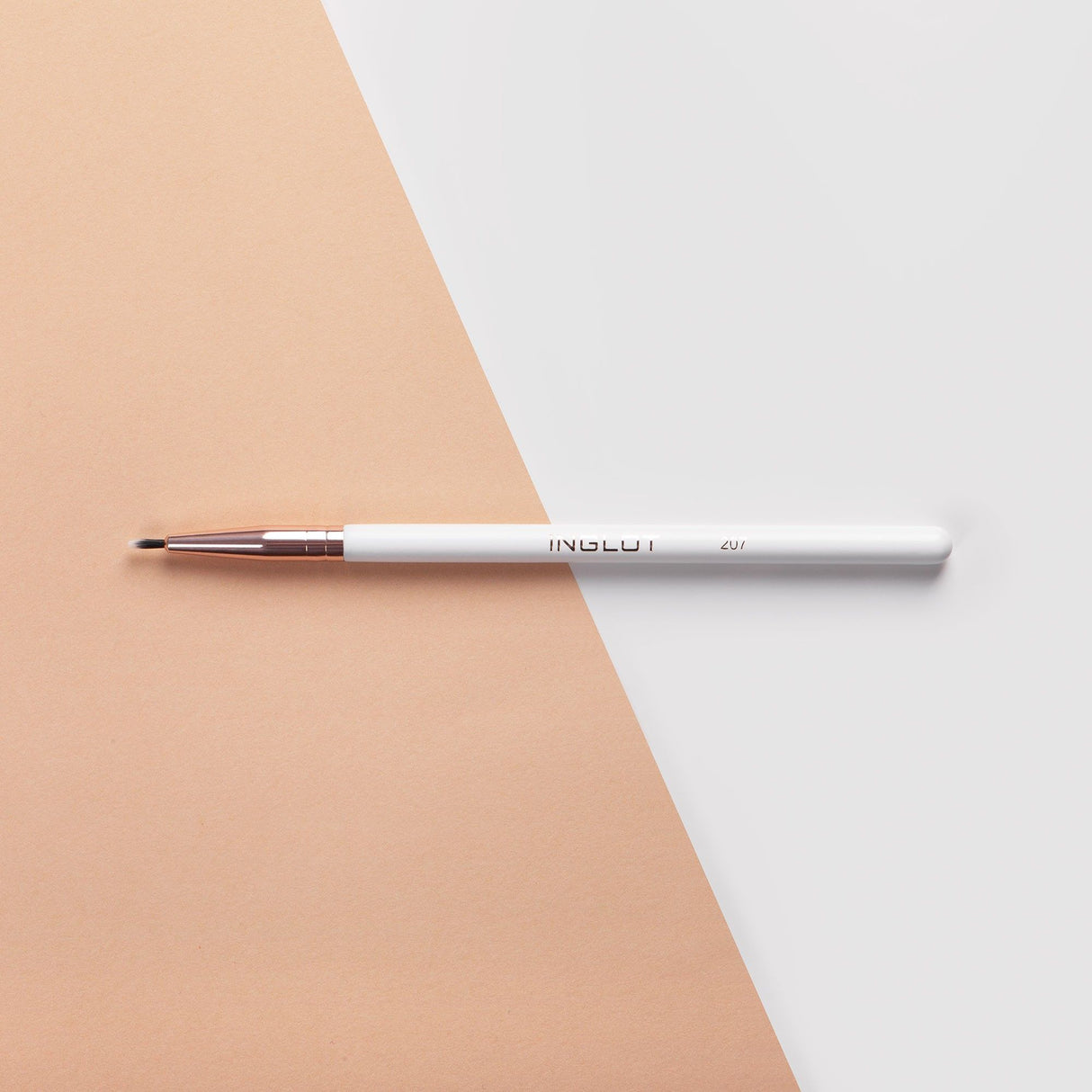Makeup Brush 207 - Inglot Cosmetics