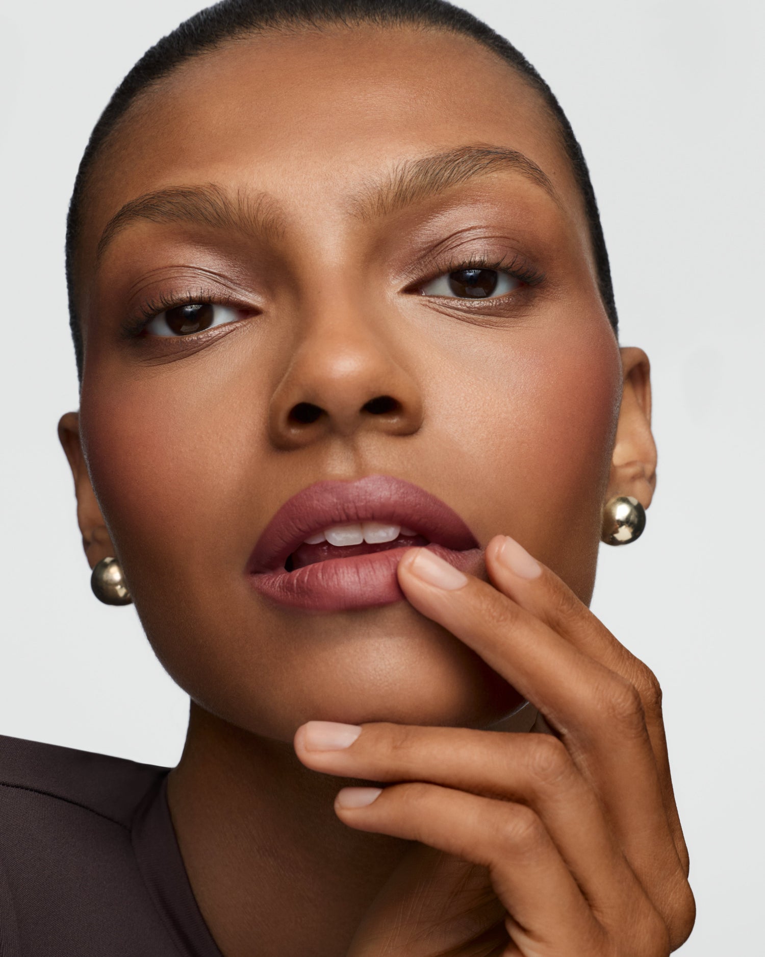 Make-uptrends Herfst/Winter 2025 met INGLOT: Warme tinten, zachte glow en natuurlijke expressie