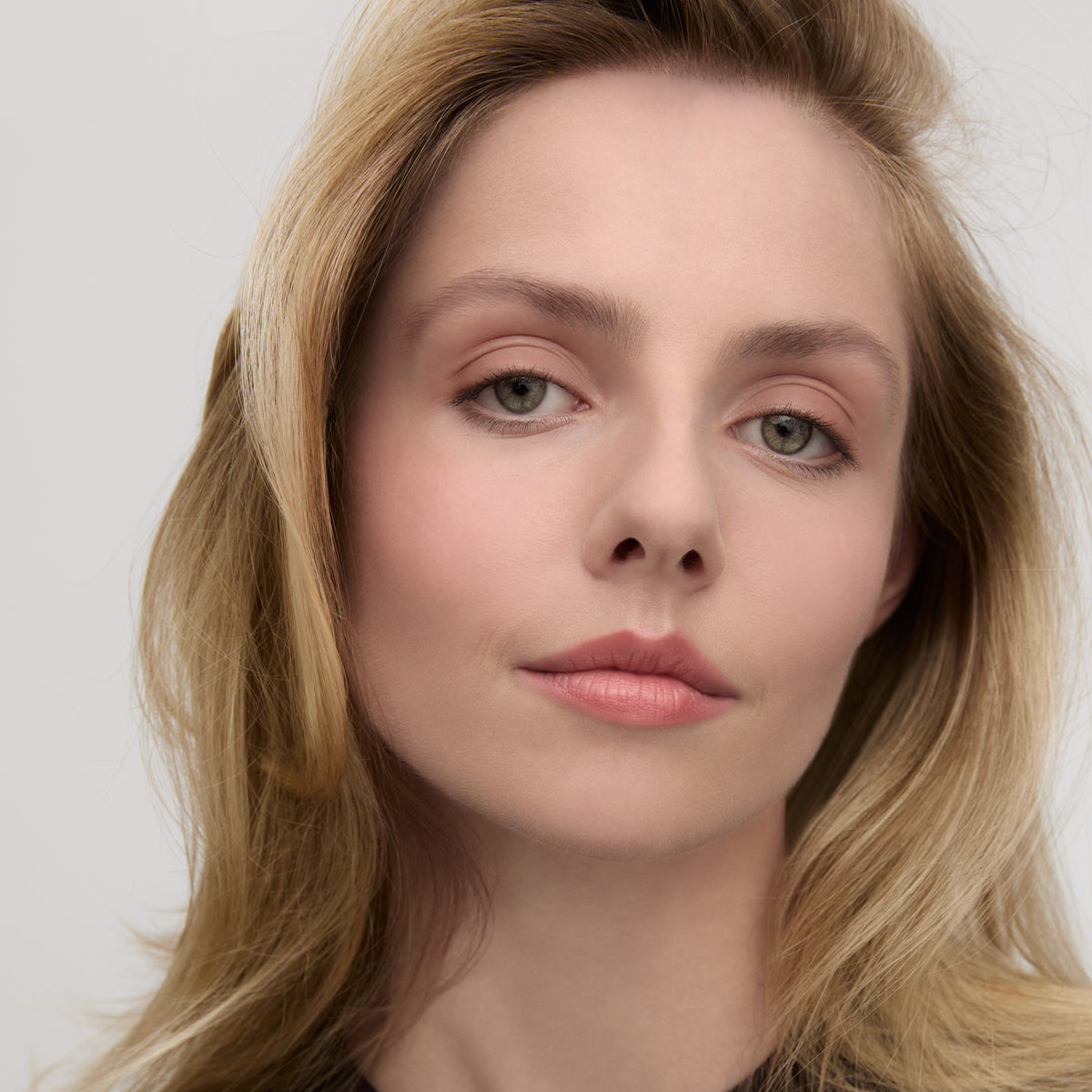 Long-Lasting Velvet 2in1 Foundation & Concealer