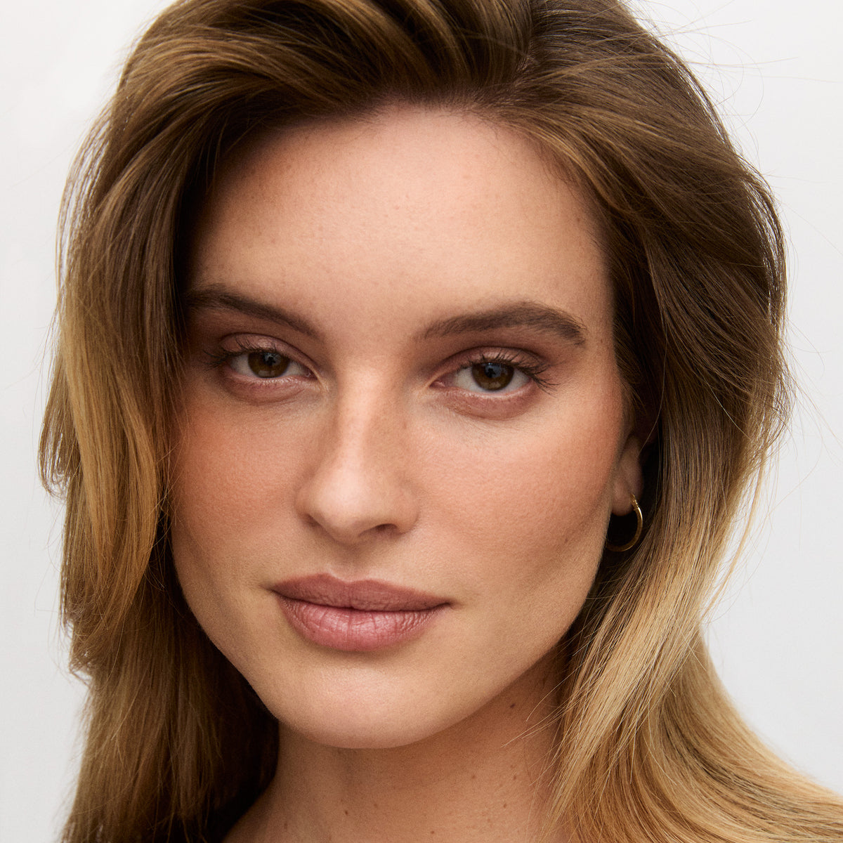 Long-Lasting Velvet 2in1 Foundation & Concealer