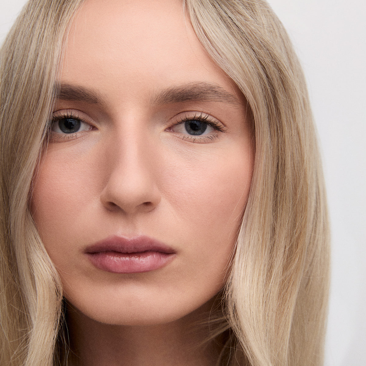 Long-Lasting Velvet 2in1 Foundation & Concealer