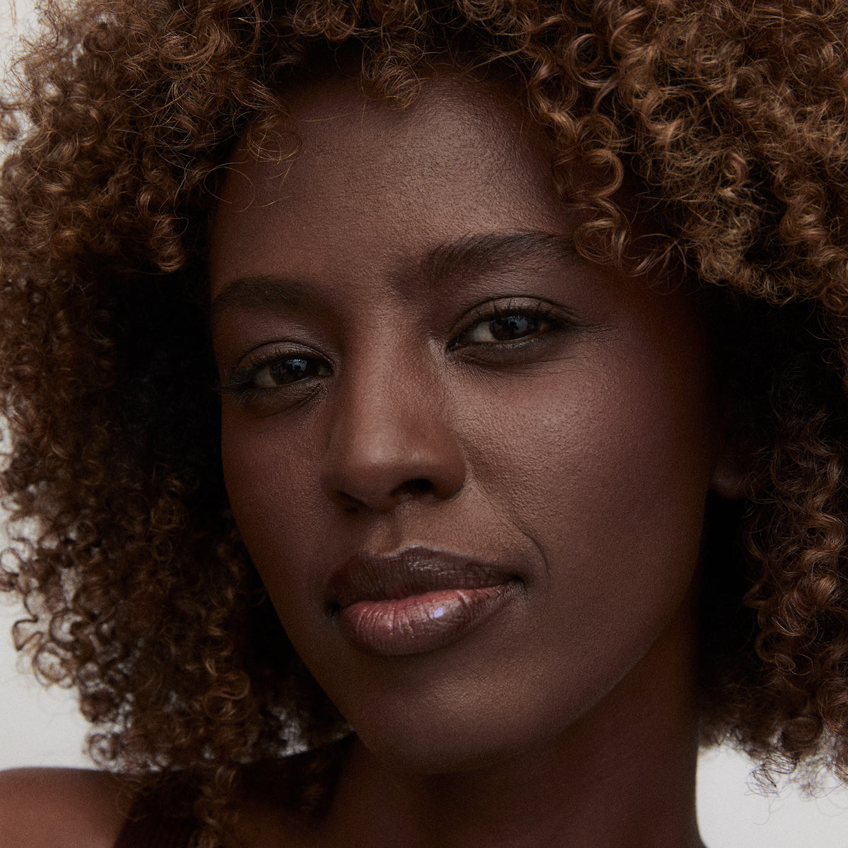 Long-Lasting Velvet 2in1 Foundation & Concealer