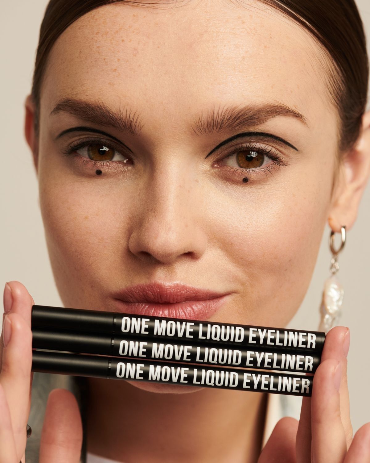 One Move Liquid Eyeliner Black - Inglot Cosmetics